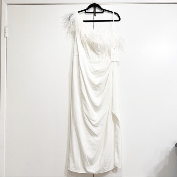 Mac Duggal 68147 White Feather Trim One Shoulder Dress Size 12 - Picture 2 of 9